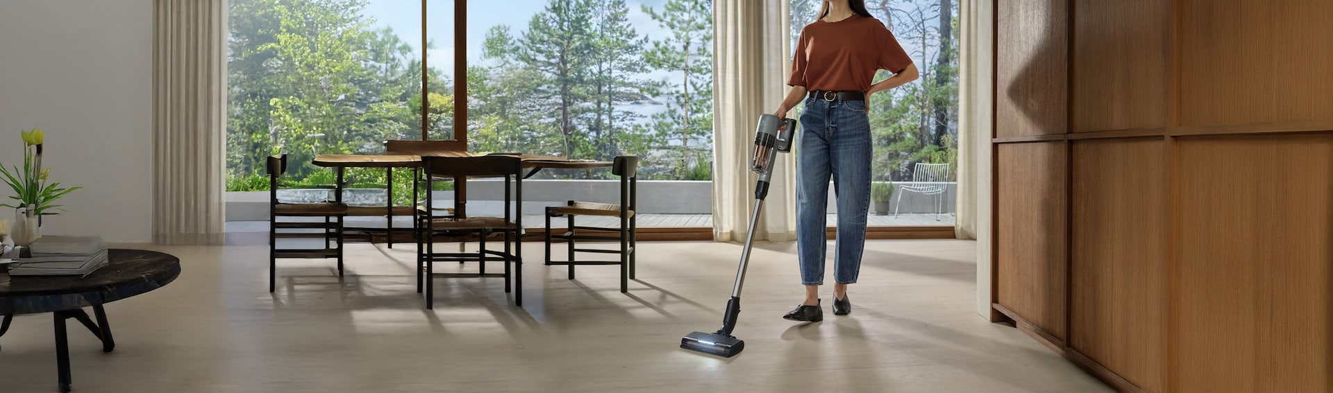 700 Tyčový vysavač